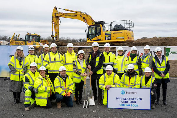 First Minister and members of the project team